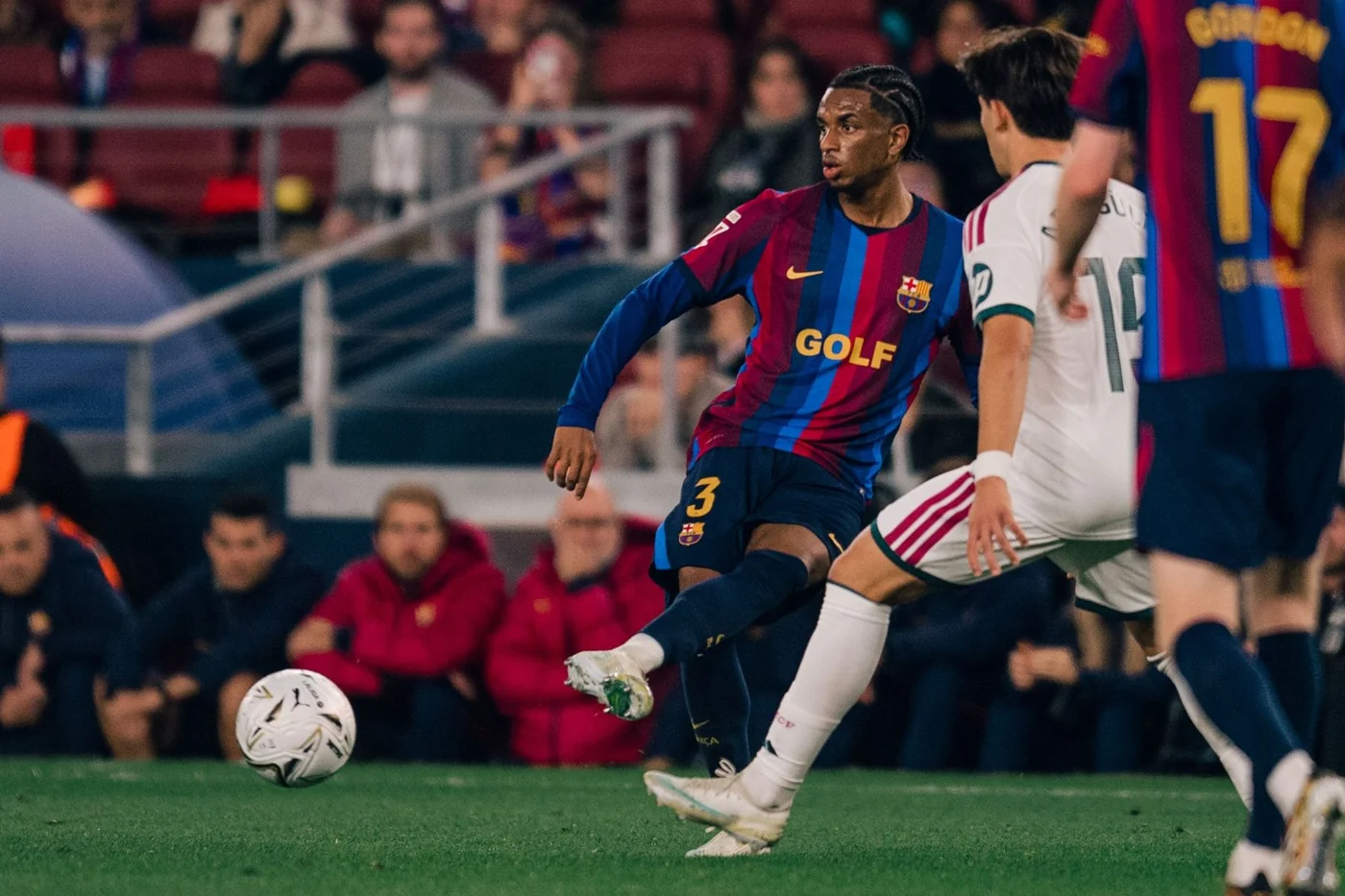 Barcelona plays the ball with Real Madrid applying pressure