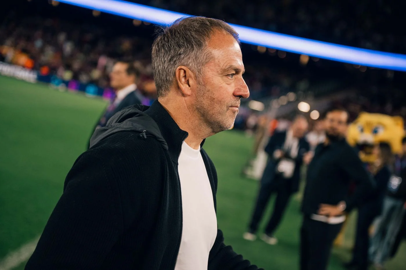 Hansi Flick on the touchline during Barcelona’s win over Getafe