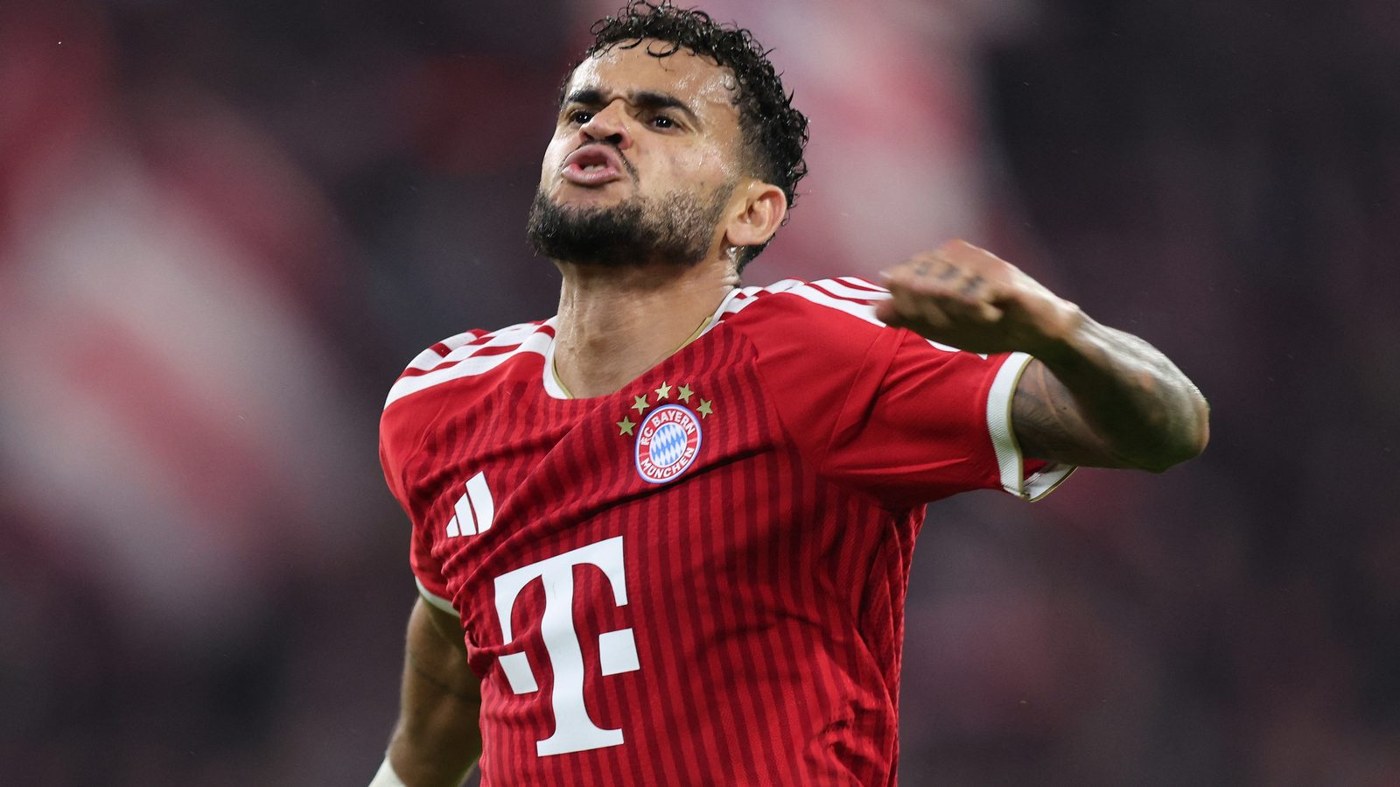 Luis Díaz celebrates completing his hat trick for Bayern Munich against RB Leipzig on October 17, 2026