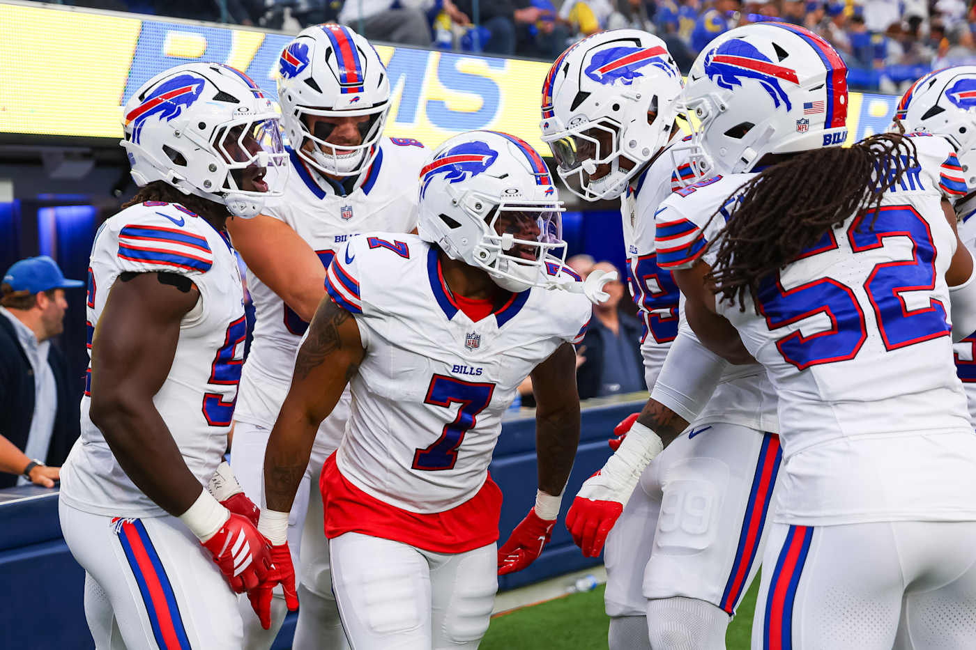Bills players gather together during their Week 5 game against the Rams