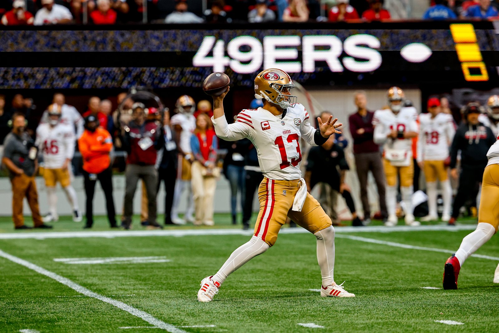 Brock Purdy throws during the 49ers Week 7 game at Atlanta