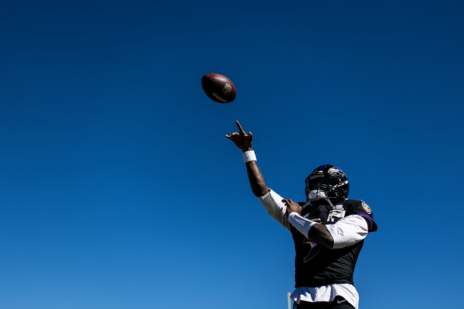 Tyler Huntley releases a pass at Ravens practice on October 21, 2026