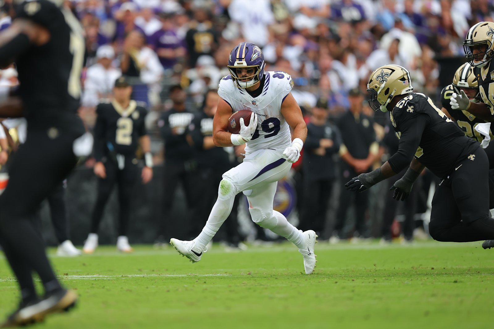 Mark Andrews runs after a catch against the Saints in Week 2