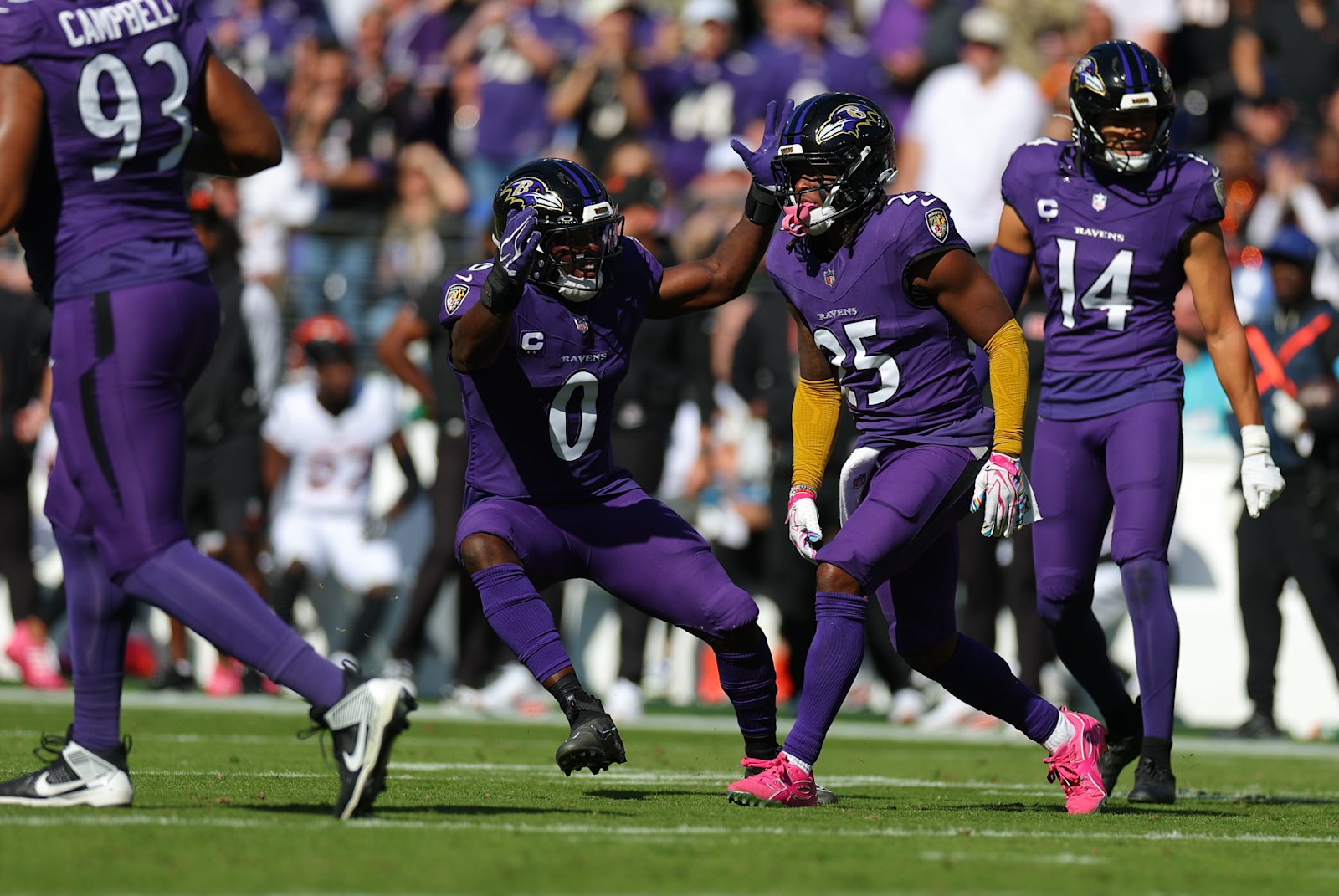 Roquan Smith and K’Von Wallace with Kyle Hamilton during the Ravens’ Week 7 game against Cincinnati