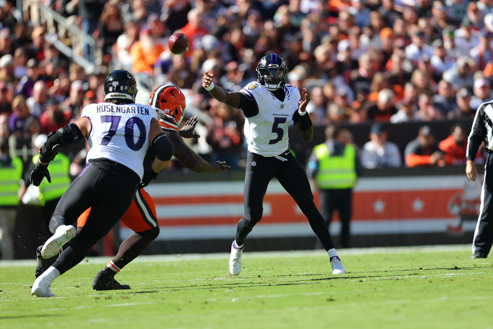 Tyler Huntley throws from the pocket against the Browns in Week 6